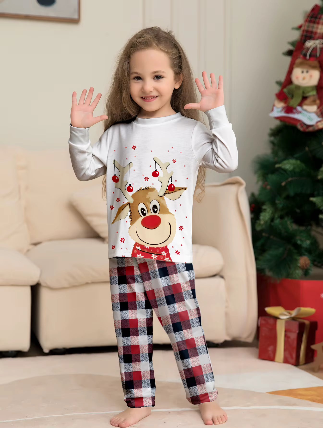 Ensemble pyjama de Noël pour toute la famille avec des rennes